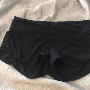 Lululemon short shorts
